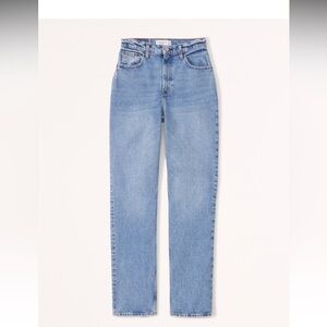 Abercrombie Curve Love Ultra High Rise 90s Straight Jean. Size 23R.